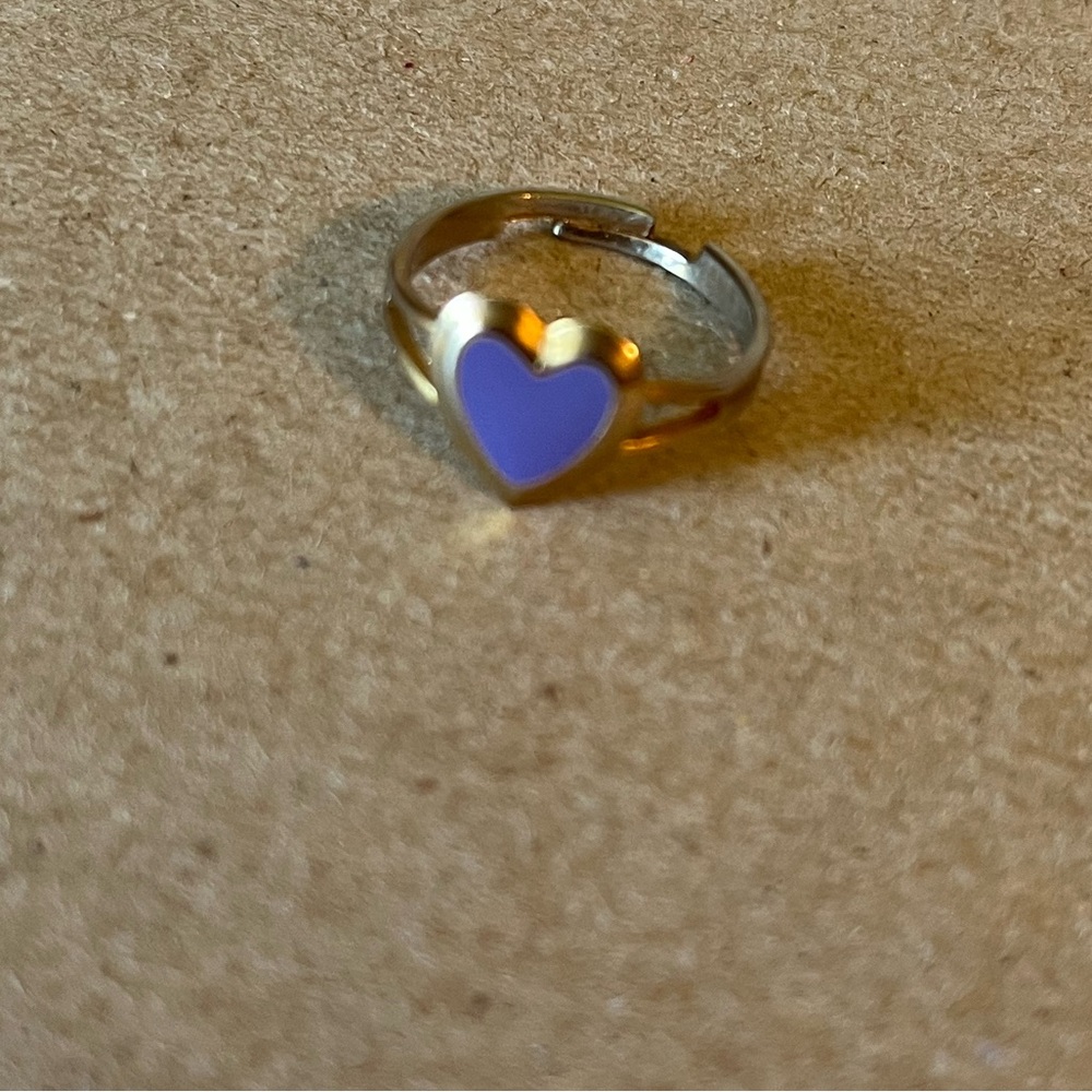 Girls heart-shaped adjustable ring